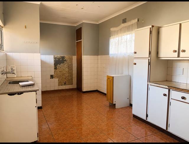 3 BEDROOM HOUSE FOR SALE IN VANDERBIJLPARK CE 5